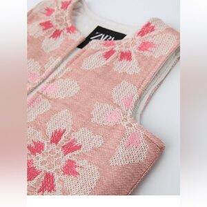 Kids fun vest 
Size 13/14 years old
Brand Zara